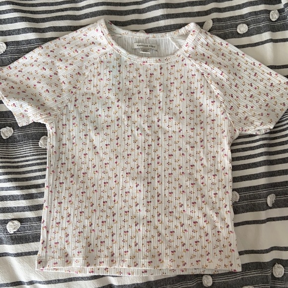 Flower T Shirt. - Picture 1 of 3